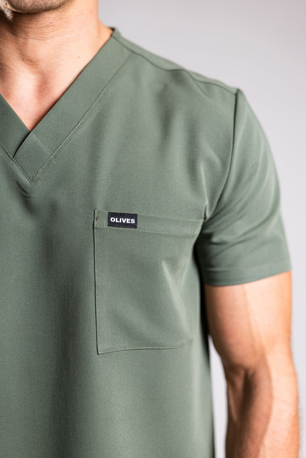 OLIVES Men's Scrub Set