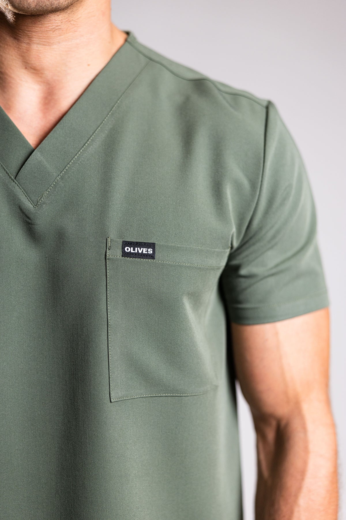 OLIVES Men's Scrub Set